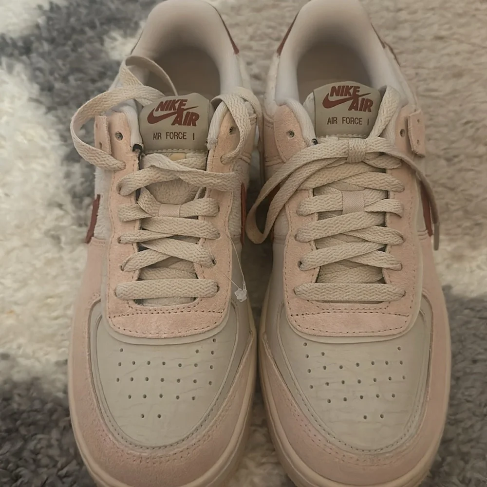 NWOT -NO BOX Women’s Air Force 1 Size 7.5 - Picture 3 of 5